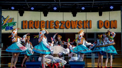 Żywiołowy taniec ukraińskiego zespołu